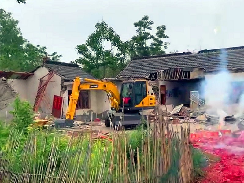 寶鼎輪式挖掘機(jī)銷(xiāo)售交機(jī)